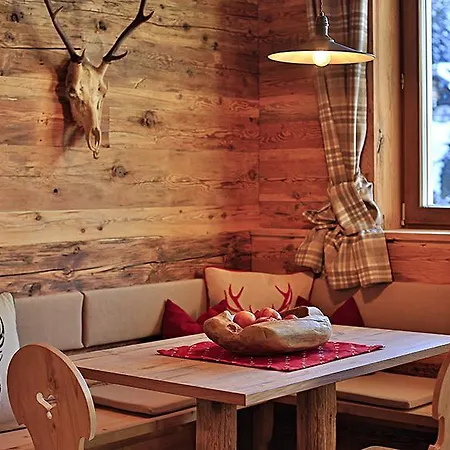 Familyparadies Gamplalm Farm stay Lana